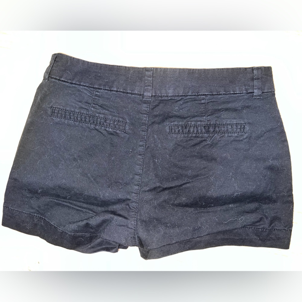 Old Navy Everyday Shorts - Picture 2 of 4